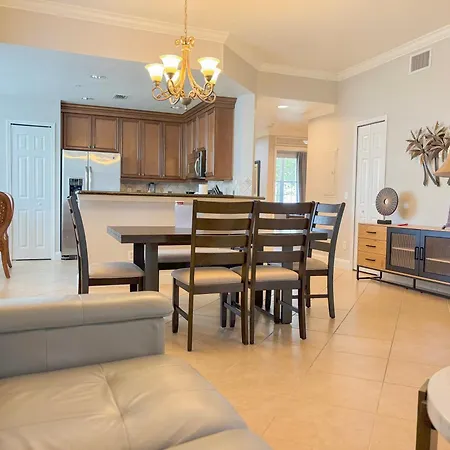Cozy Condo In Reunion Resort